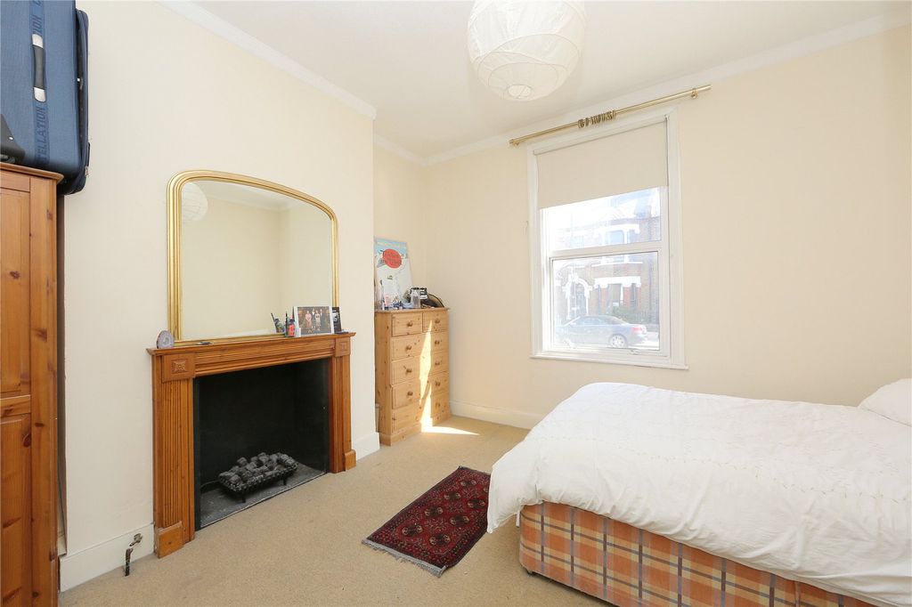 Property photo 3 of 8 Picture No. 11