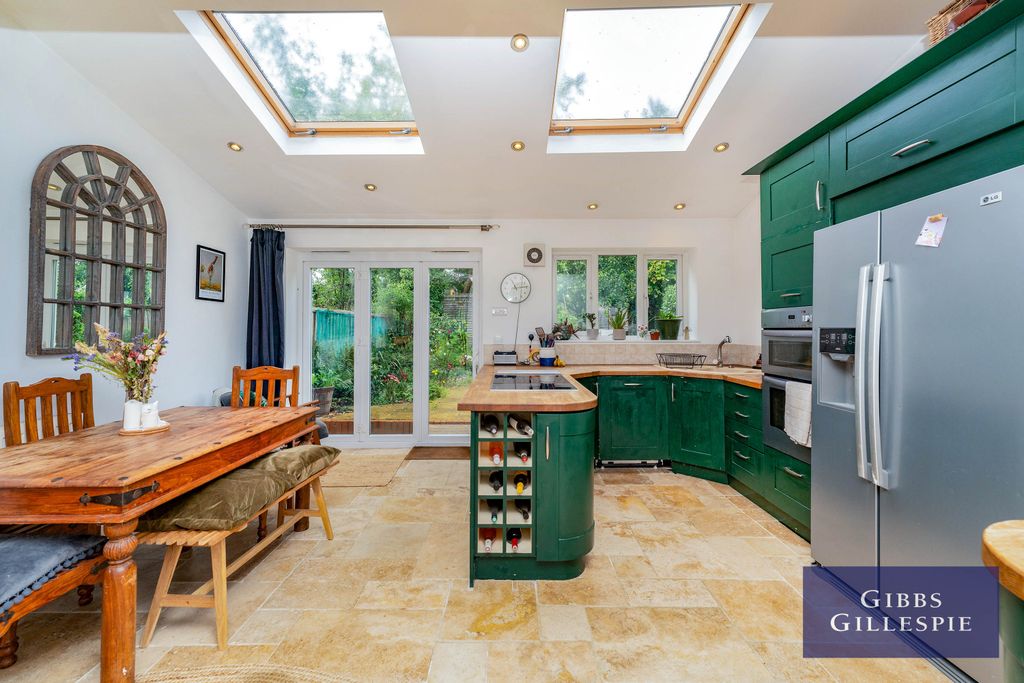 Property photo 1 of 9 2