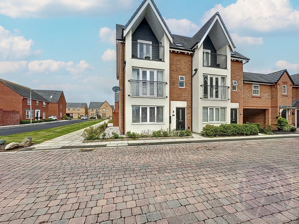 Property photo 1 of 31 4402601