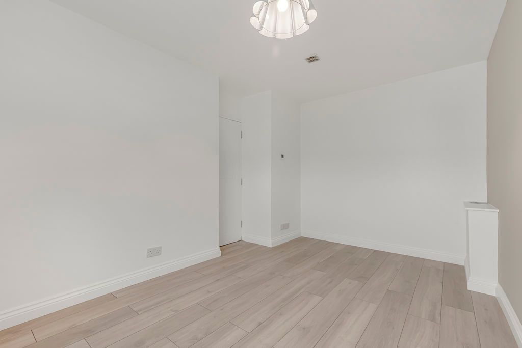 Property photo 3 of 22 Photo 9