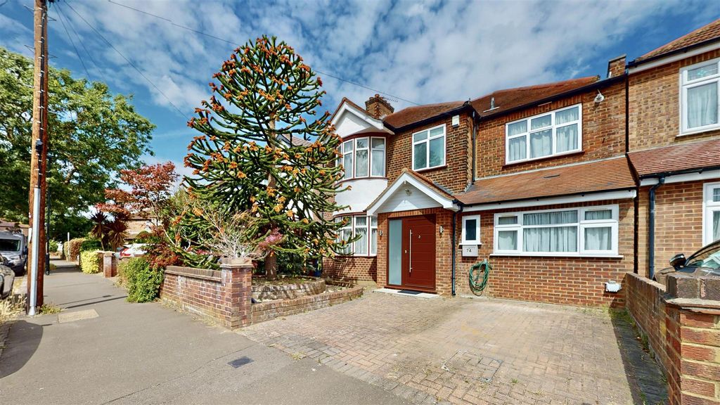 Property photo 1 of 20 Harewood-Road