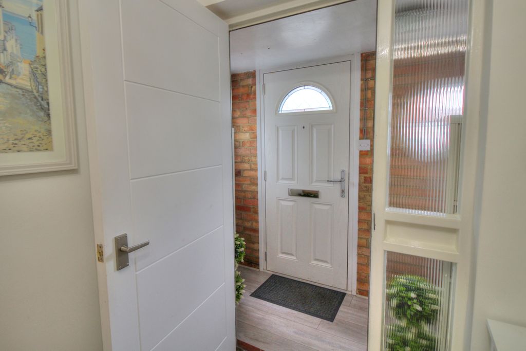 Property photo 2 of 25 Entrance