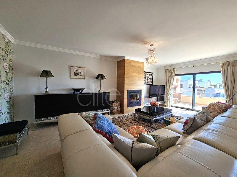 Property photo 2 of 31