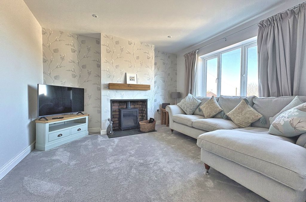 Property photo 3 of 24