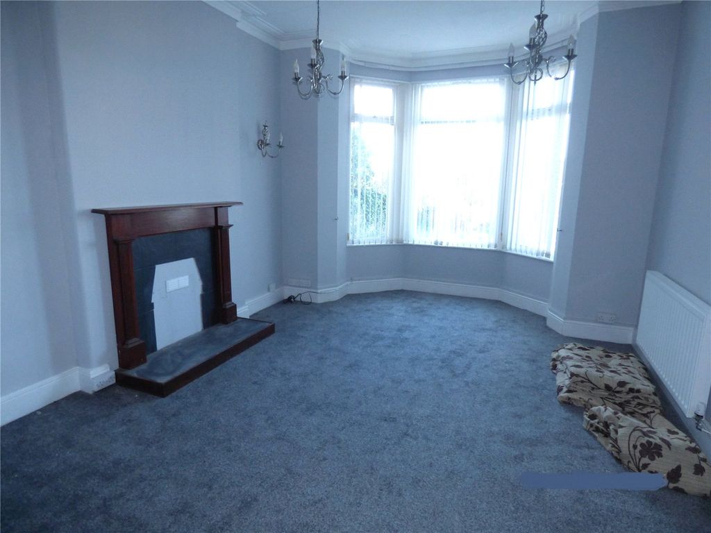 Property photo 2 of 13 Lounge