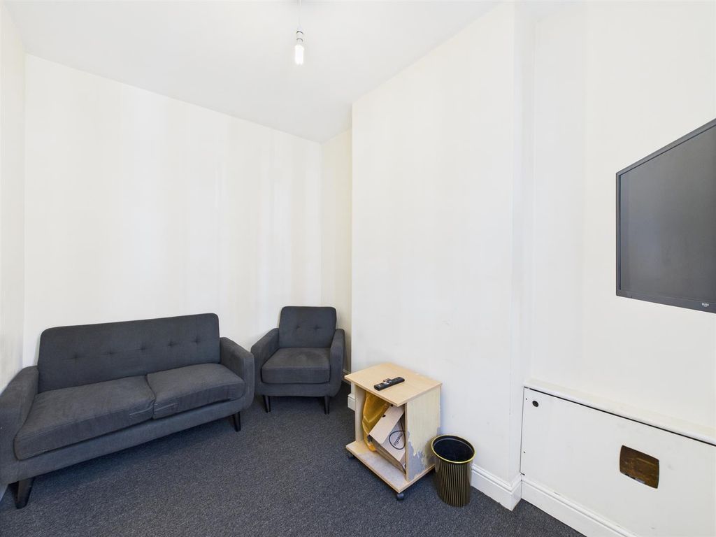 Property photo 1 of 7 Cam04063G0-Pr0092-Still001.Jpg