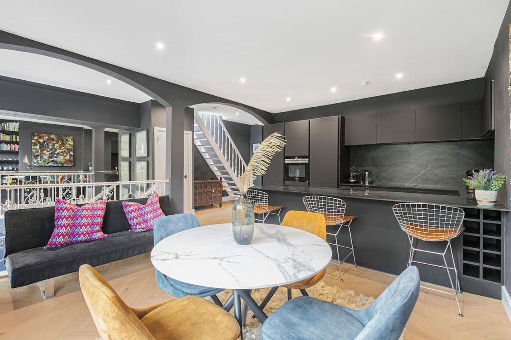 Property photo 1 of 34 Living Room