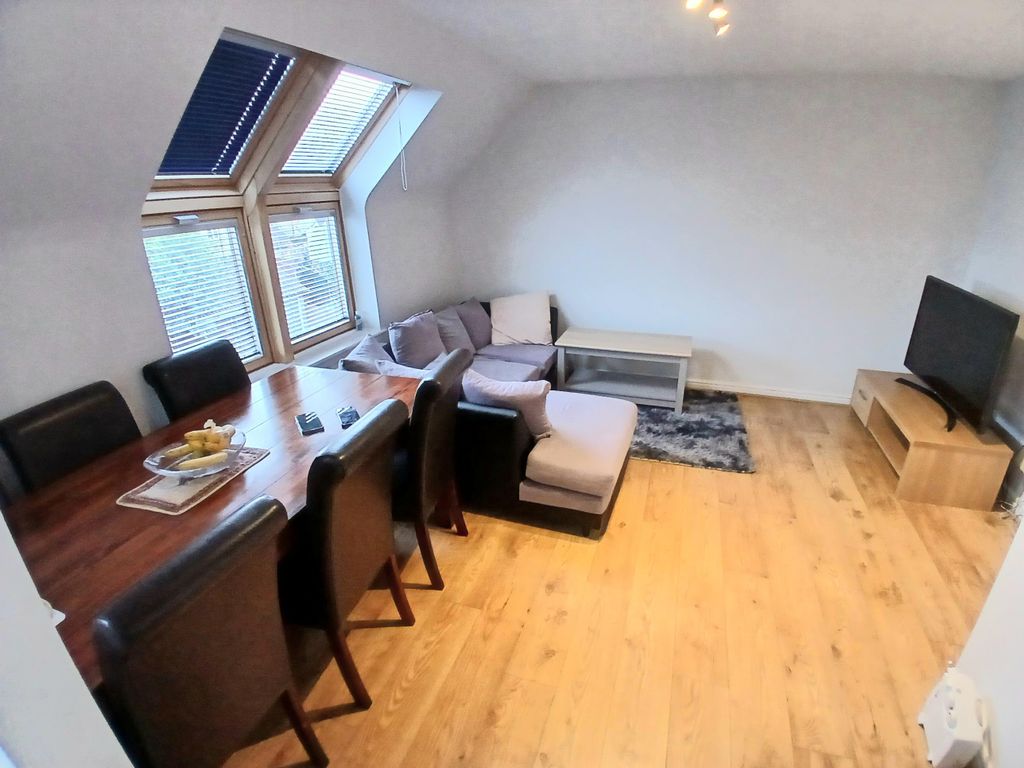 Property photo 3 of 19 Image