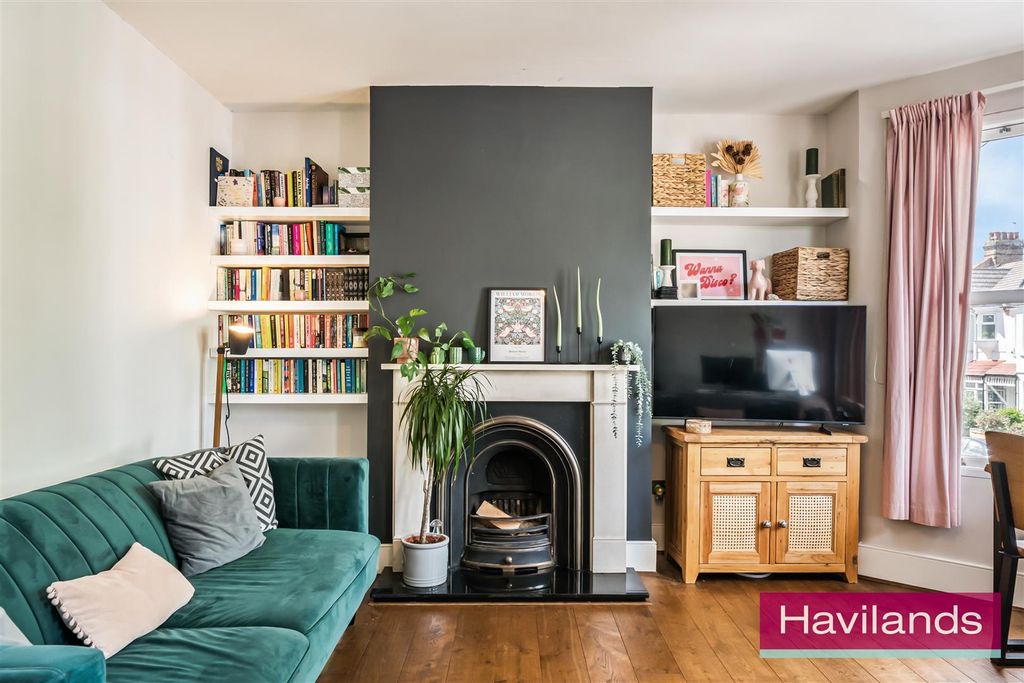 Property photo 3 of 18 Eaton Park Road-5.Jpg