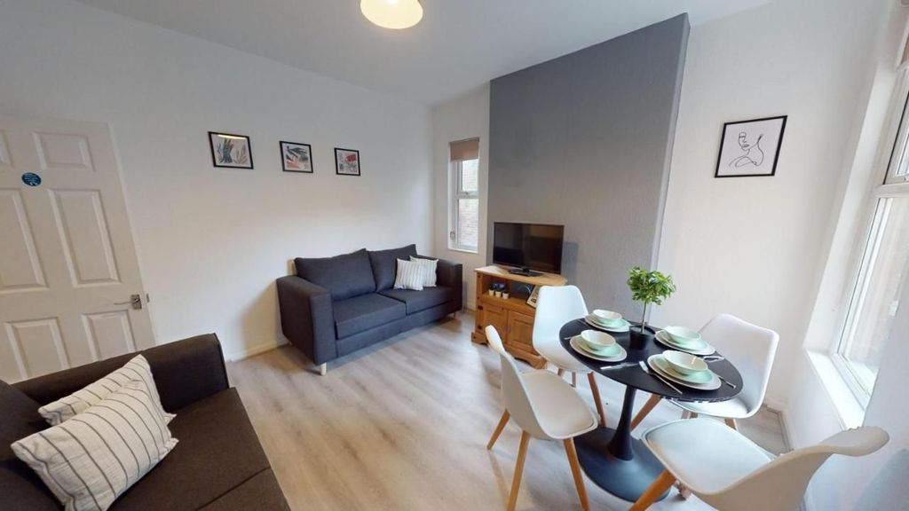 Property photo 2 of 14 Picture No. 02