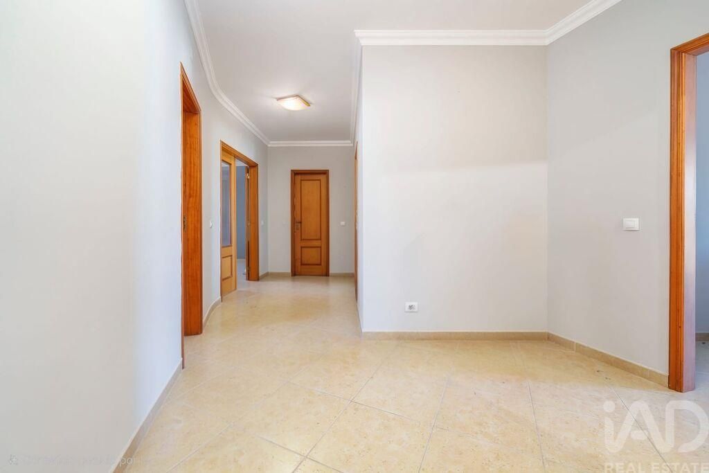 Property photo 3 of 37