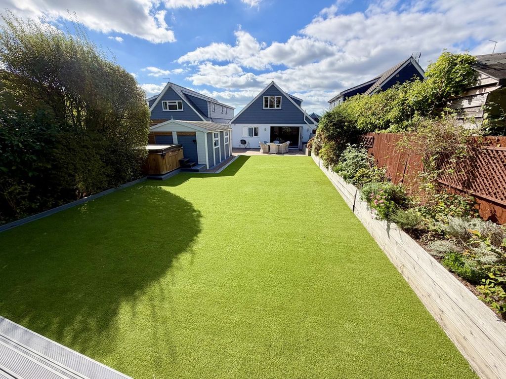 Property photo 3 of 41