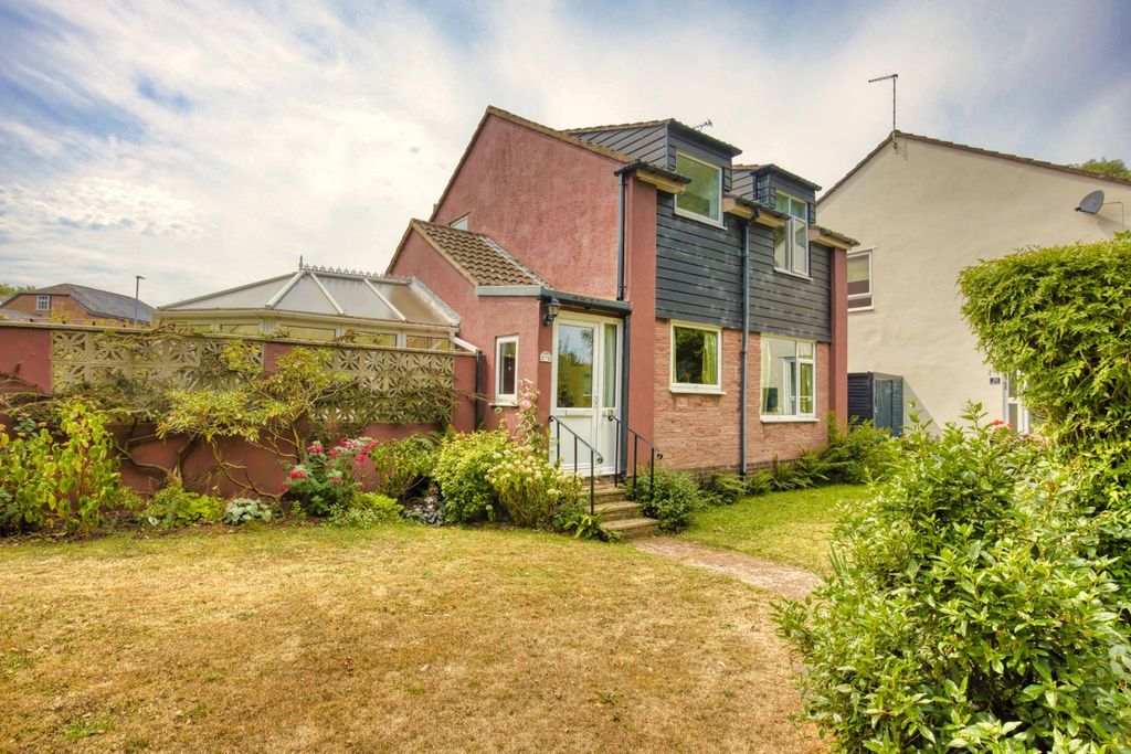 Property photo 1 of 22 Ewemove Taunton Millers Way (2)