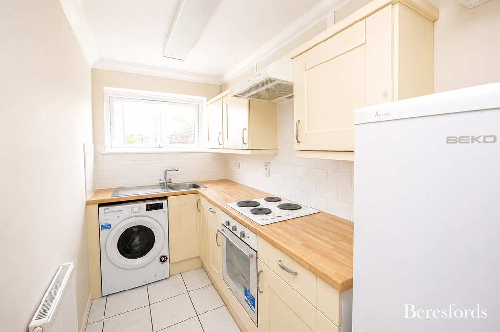 Property photo 3 of 6 Kitchen