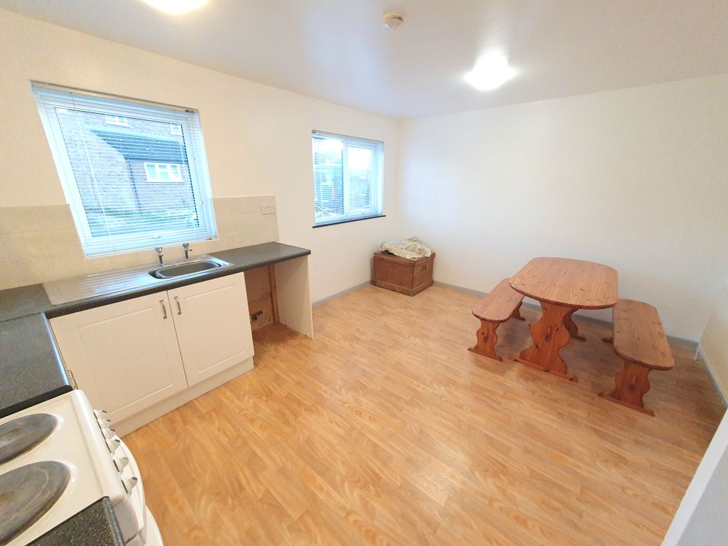 Property photo 3 of 19 Image