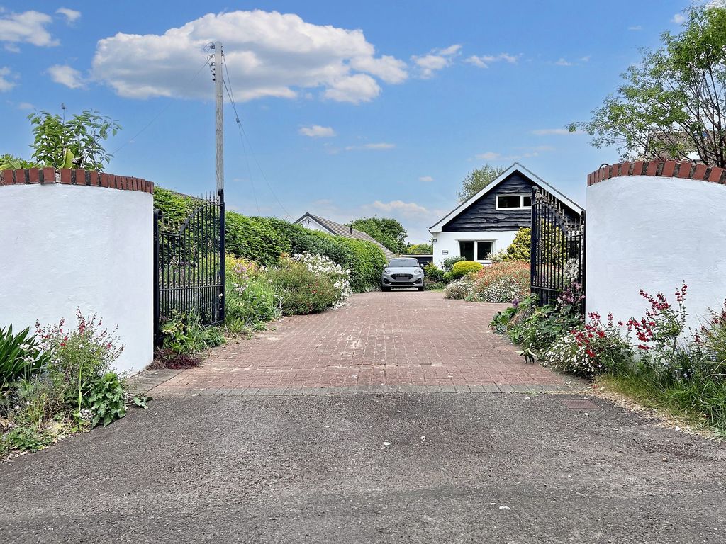 Property photo 1 of 50