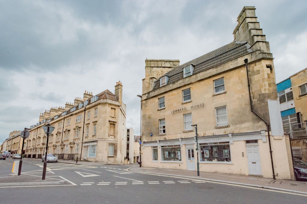 Property photo 1 of 6