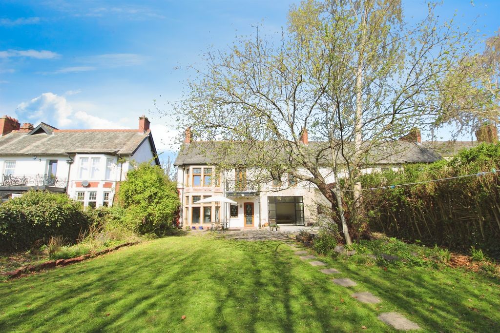 Property photo 1 of 33