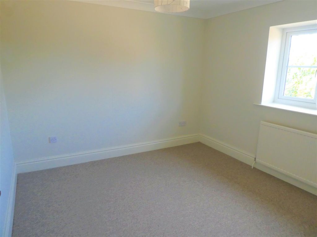Property photo 3 of 36
