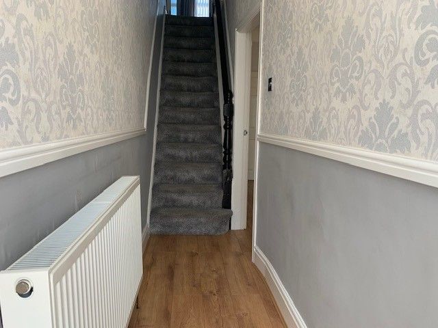 Property photo 2 of 18 Hallway