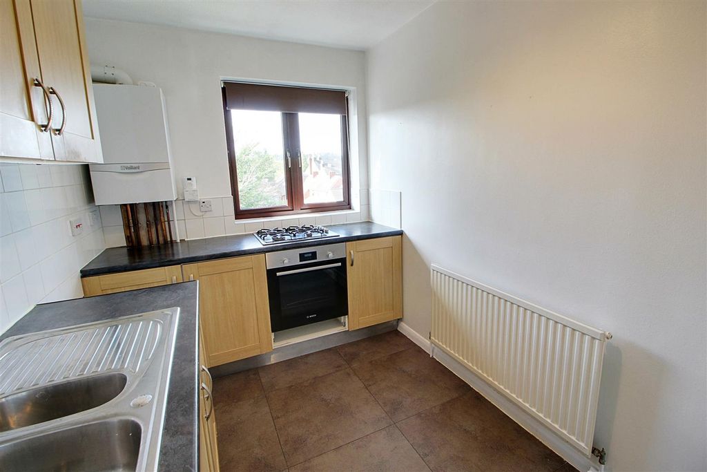 Property photo 3 of 18 Img_2998-Img_3000.Jpg