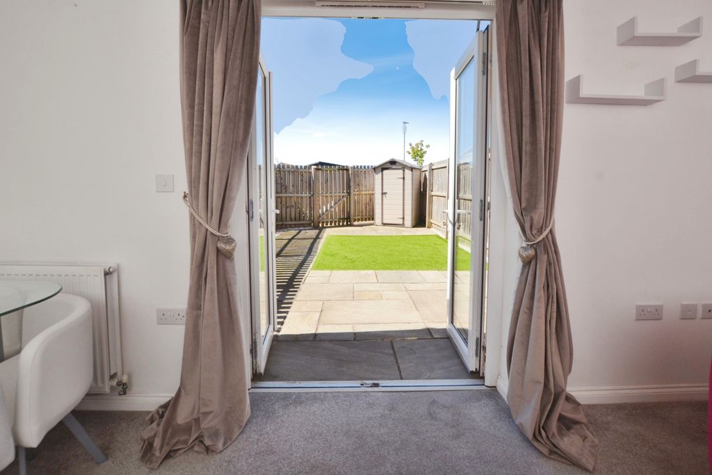 Property photo 3 of 11
