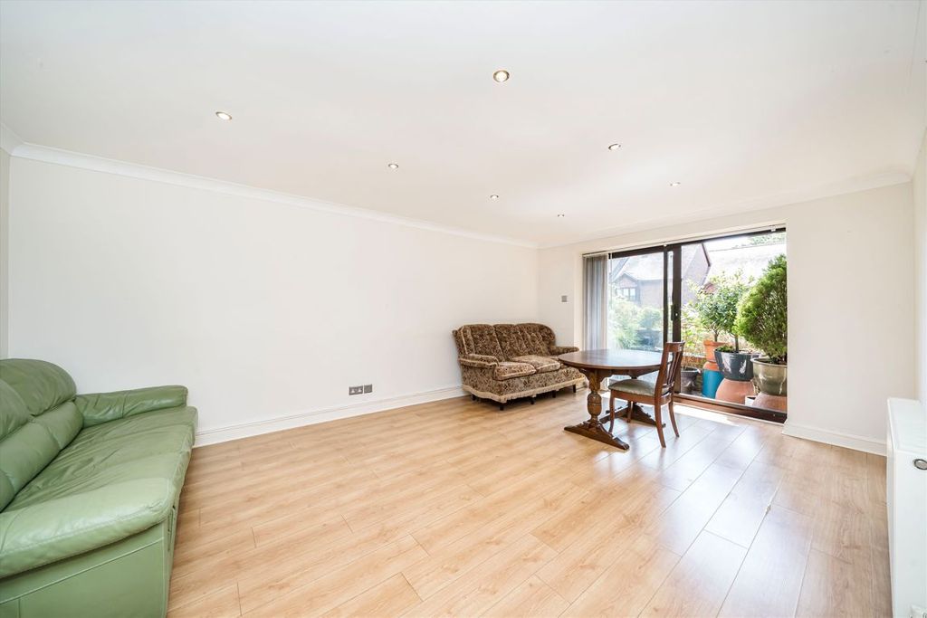 Property photo 2 of 7