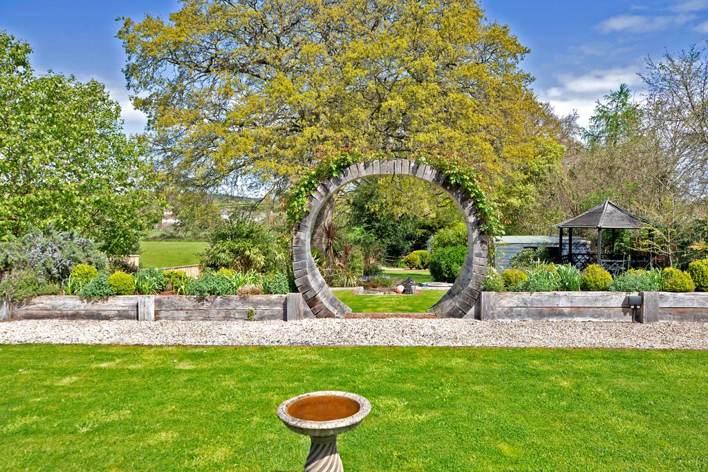 Property photo 3 of 22 Image