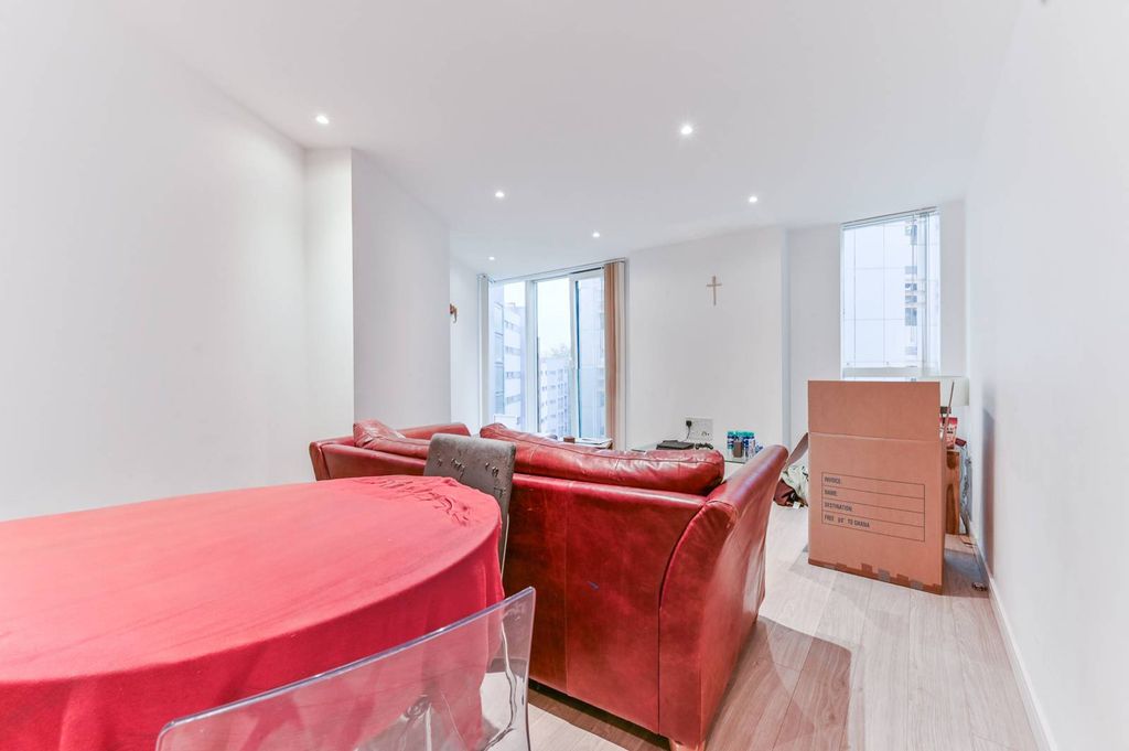 Property photo 1 of 9