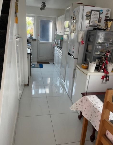 Property photo 3 of 4