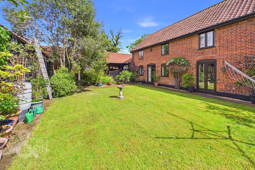 Property photo 1 of 34