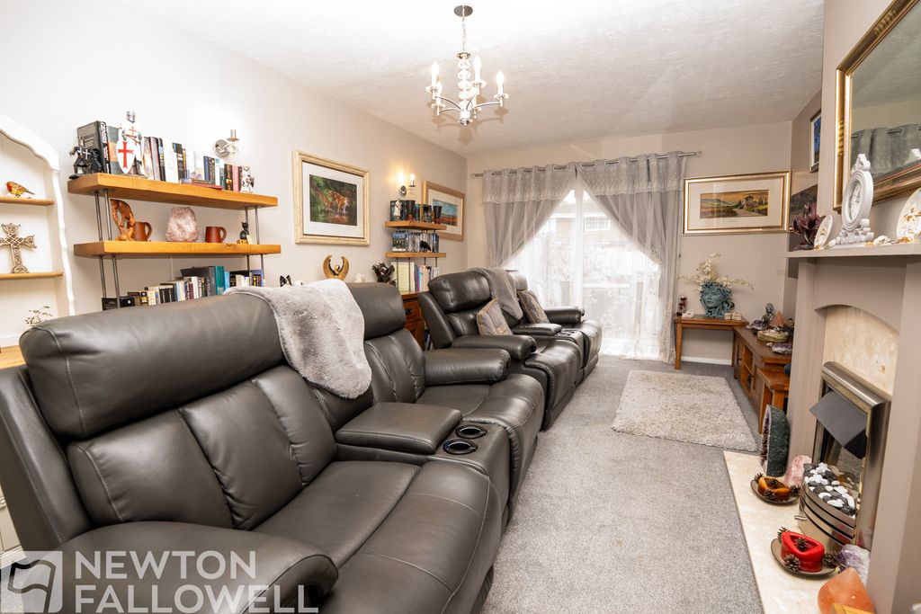 Property photo 3 of 12