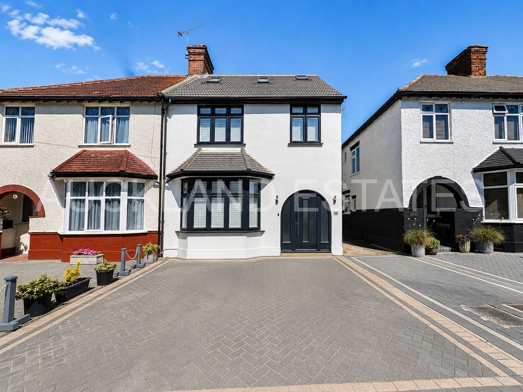 Property photo 1 of 35 Image00001