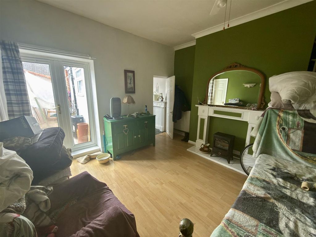 Property photo 3 of 7 Dining Room