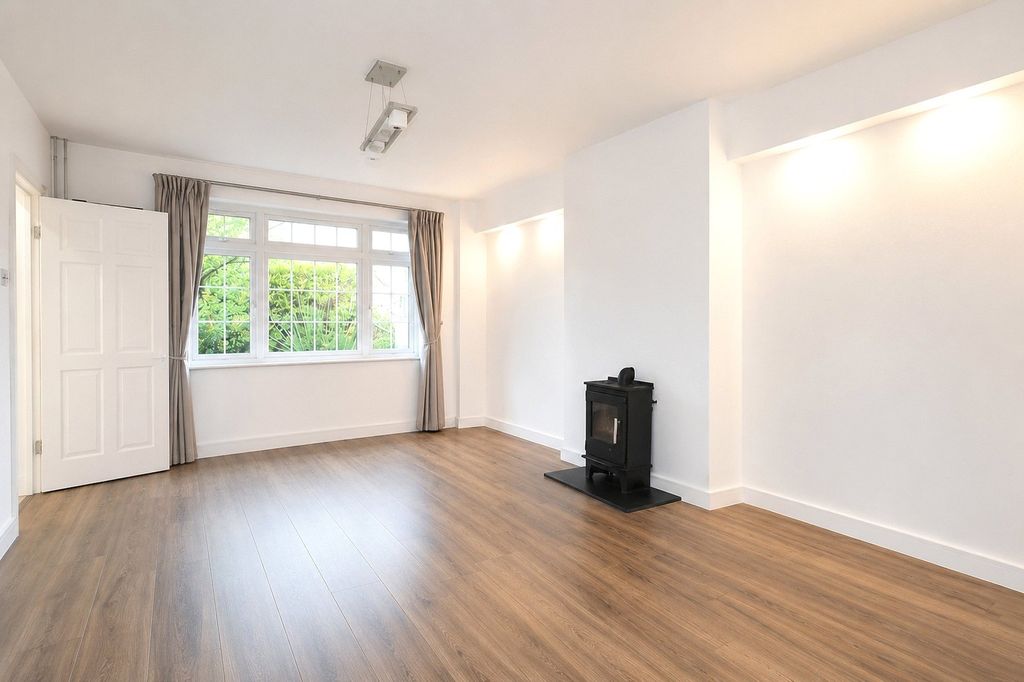Property photo 2 of 15 Picture No. 05