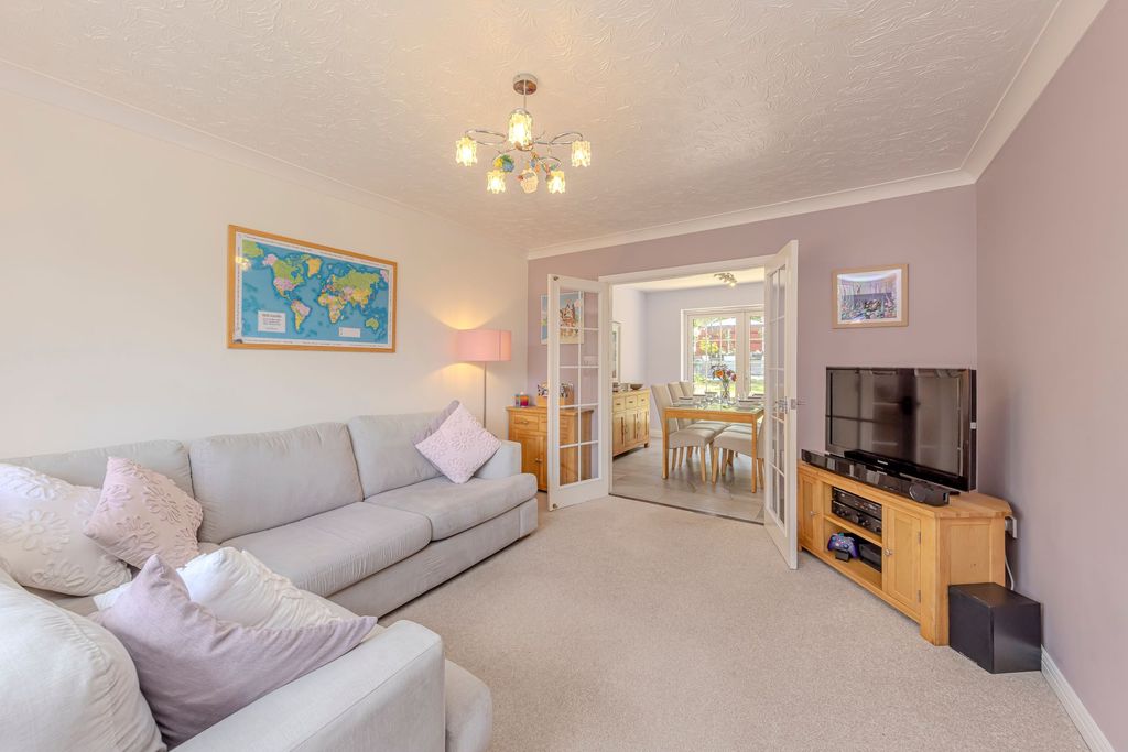 Property photo 3 of 32