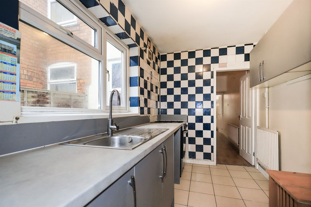 Property photo 3 of 12