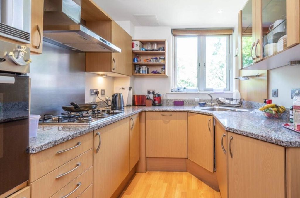 Property photo 2 of 27