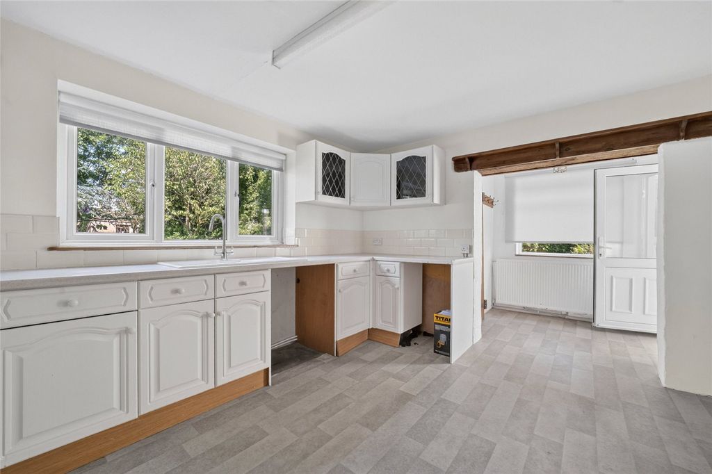 Property photo 3 of 29 Kitchen