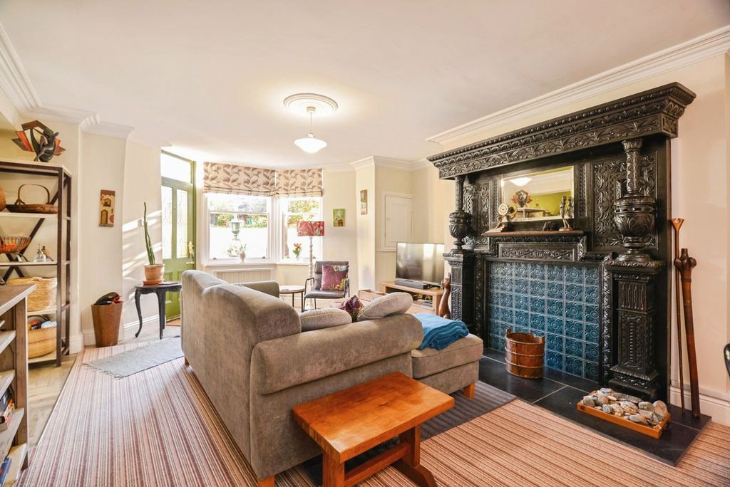 Property photo 2 of 16 Pbox-Img.Jpg