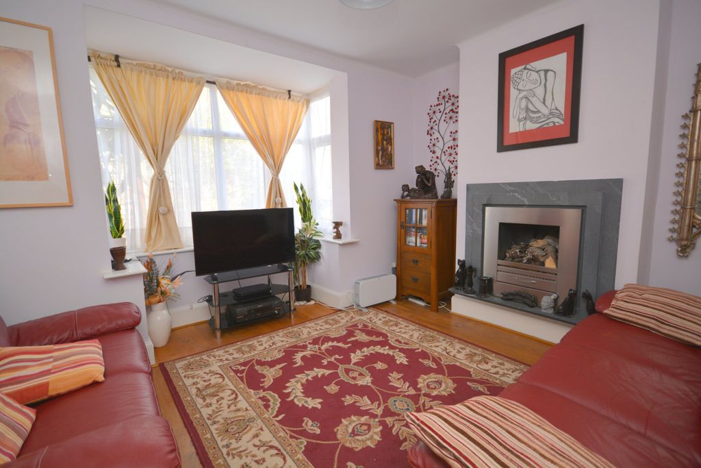 Property photo 3 of 13