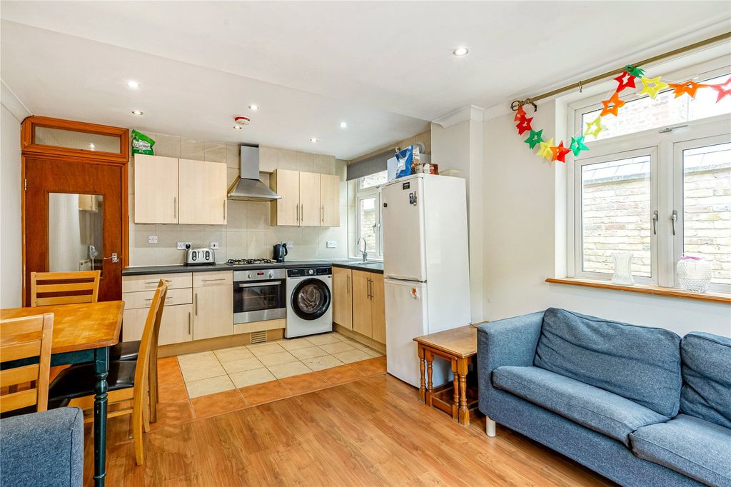 Property photo 3 of 17 Picture No. 15