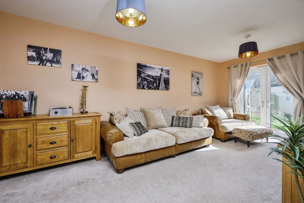 Property photo 2 of 20 Pbox-Img.Jpg