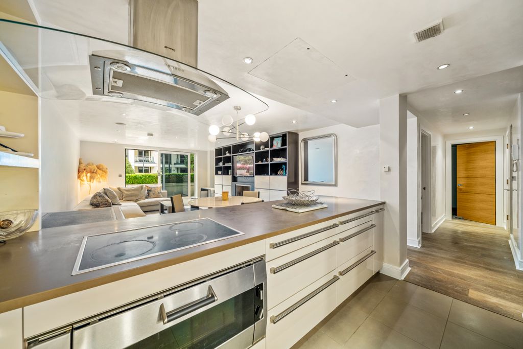 Property photo 1 of 25