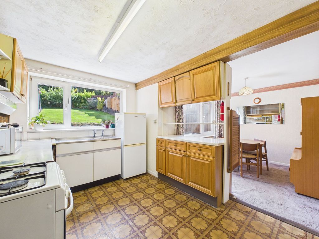 Property photo 3 of 16 Dining Kitchen