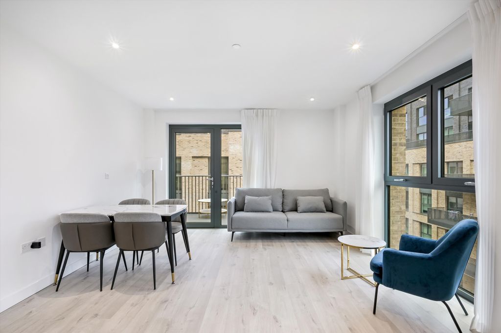 Property photo 2 of 14 Image