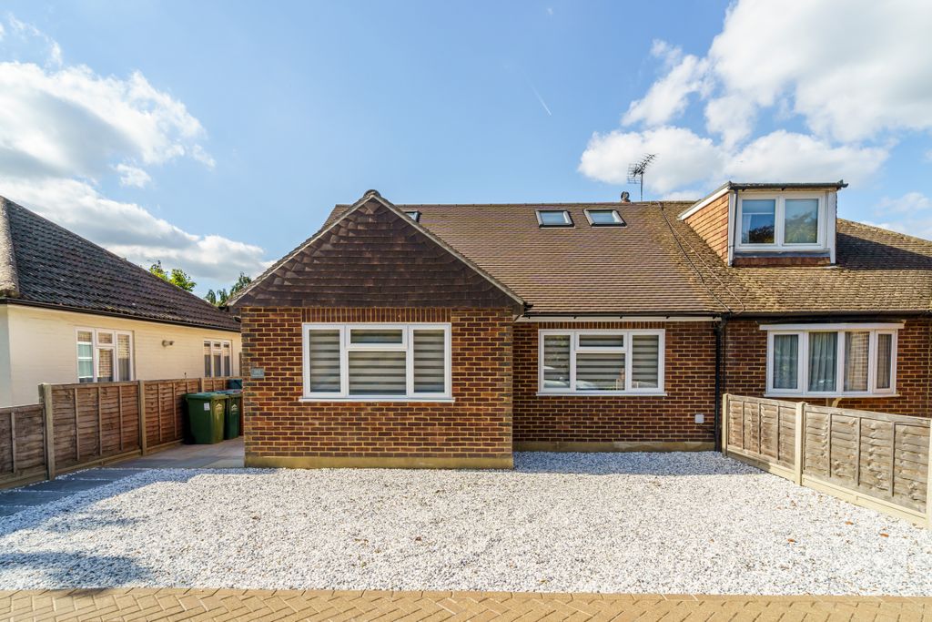 Property photo 1 of 16 External - 202 Worple Road.Jpeg X2