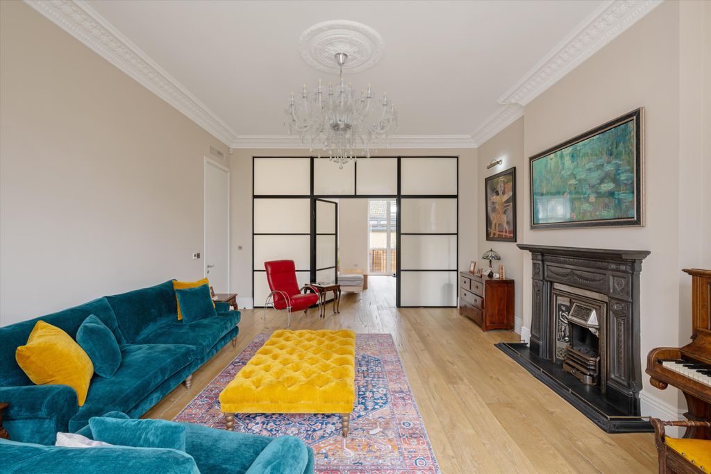 Property photo 2 of 30 Image