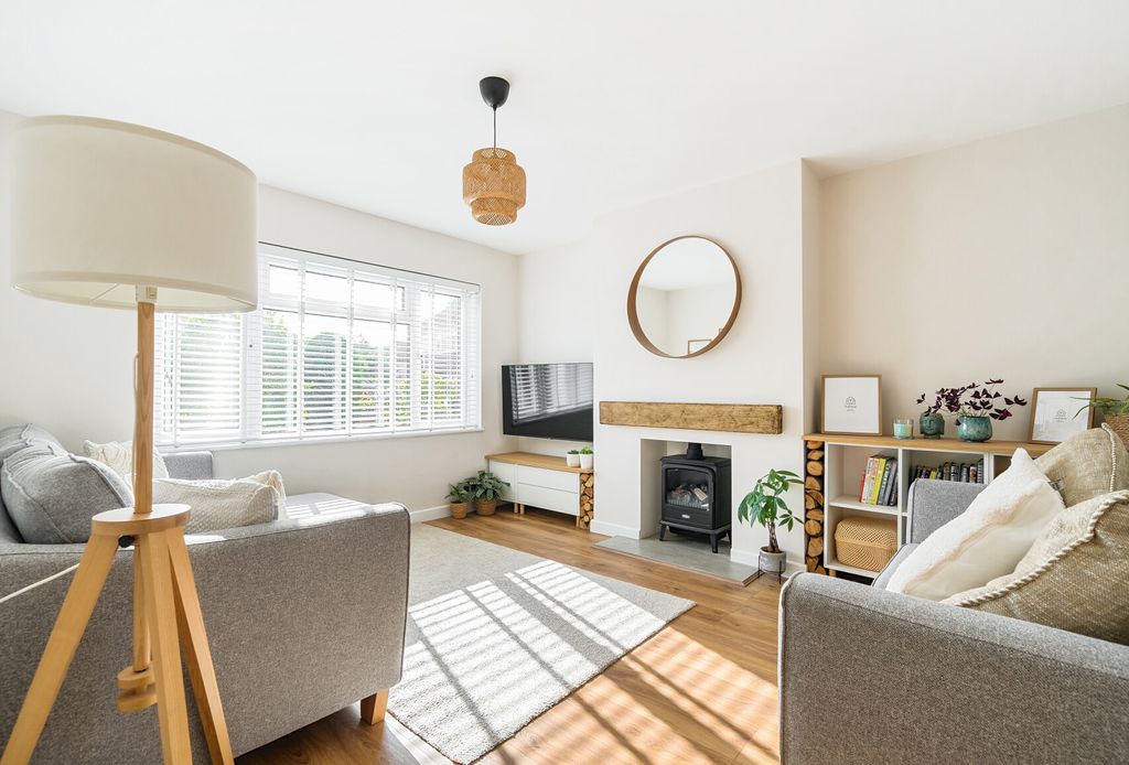 Property photo 2 of 17 1343787-1-68Ad758...