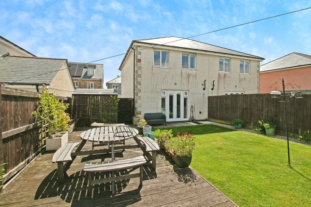 Property photo 3 of 17 Photo